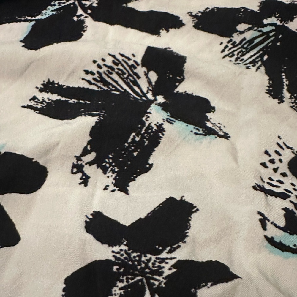 Banana Republic Juniors Small Monochrome Floral Dress - Picture 5 of 5
